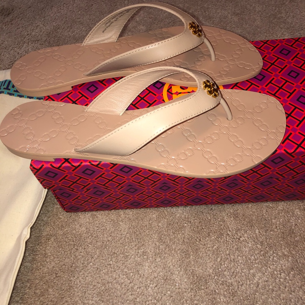 BNWT Tory Burch Monroe Thong Sandals sz 7.5